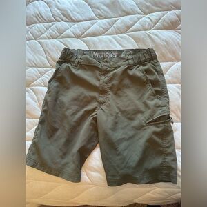 Wrangler Men's Olive Cargo Shorts